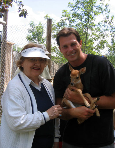 Heartwood Senior Living : Feeding Newborn Deer At Zoo