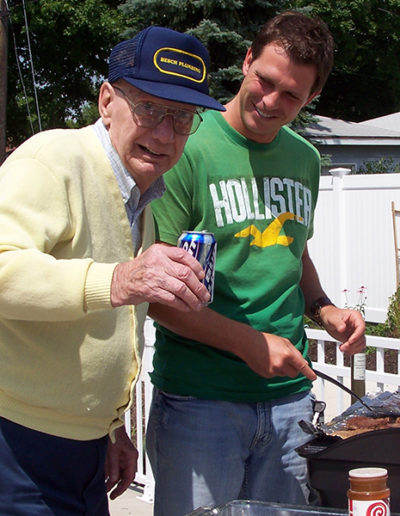 Heartwood Senior Living : Grill On The Patio