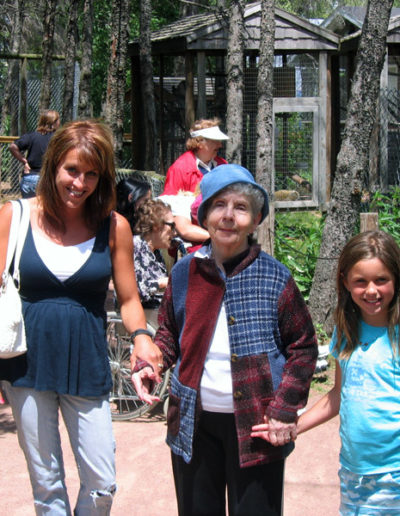 Heartwood Senior living : Owner Lynn Daughter Alexa Walking at Zoo